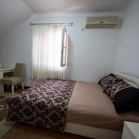 Apartments Pavicevic Tivat Buitenkant foto