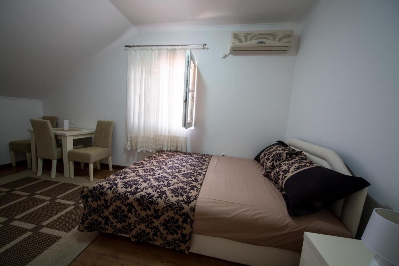 Apartments Pavicevic Tivat Buitenkant foto
